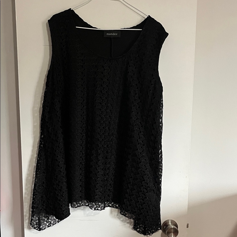 Mandee Women's Black Sleeveless Lace Blouse